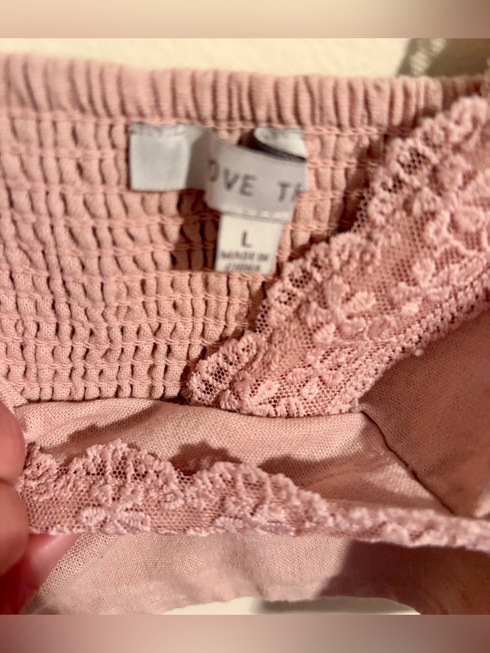 Womens Sz Large Love Tree Dusty Pink Lace V-Neck Cap Sleeve Smocked Cropped Top - Picture 5 of 11